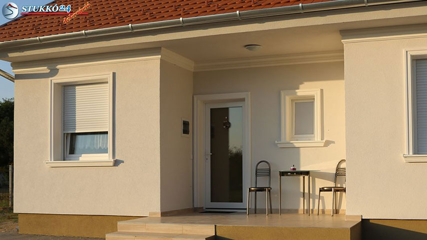 Homlokzatkialakítás Miskolc 102 keretléccel és Baja 119 ereszléccel Homlokzatkialakítás Miskolc 102 keretléccel és Baja 119 ereszléccel